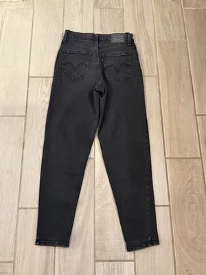 Levi's High-Rise Washed Black Mom Jeans thumbnail 6
