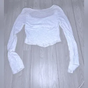 WILD FABLE Women’s White Casual Long Sleeve Crop Top thumbnail 2