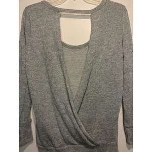Beyond Yoga Cut Out V Drape Back Detail Long Sleeve Metallic Gold Cream Size XS thumbnail 4