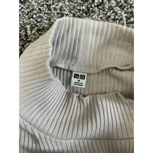 UNIQLO off-white ribbed long-sleeve knit turtleneck top M thumbnail 2