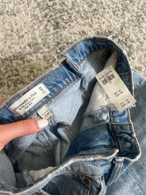 Abercrombie high rise jeans thumbnail 2