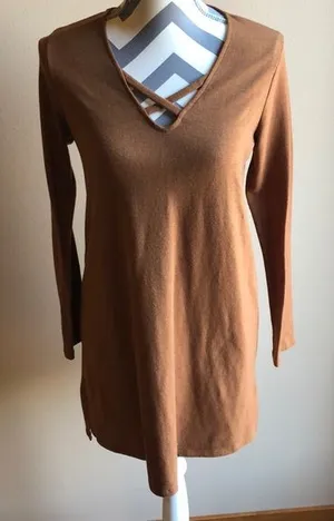 Everly small dress like new thumbnail 1
