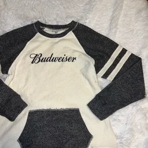 Budwiser Fleece Crewneck Sweatshirt Sweater with Pocket size Large thumbnail 1