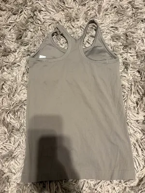 Ribbed Workout Tank Top thumbnail 2