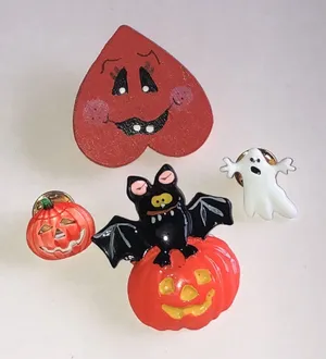 Halloween Costume Accessories Set - Black Bat & Orange Pumpkin Pins thumbnail 1
