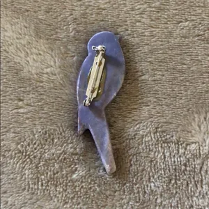 Brooch thumbnail 2