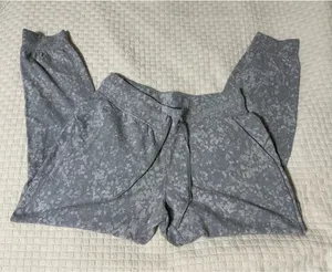 Lululemon joggers thumbnail 1