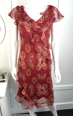 Beautiful Women’s Dress Size 5/6 thumbnail 1