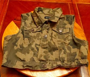 NEW LOOK CAMO SLEEVELESS JACKET LARGE SIZE thumbnail 1