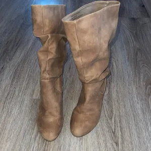 Francesca’s Tan Slouchy Heeled Boots Size 6 Medium thumbnail 2