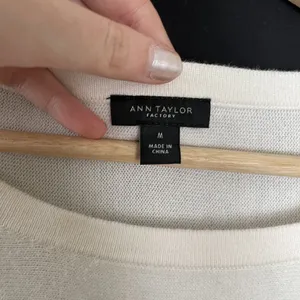 Ann Taylor‎ Factory Womens Ivory Sweater M knit casual cotton top warm winter thumbnail 3