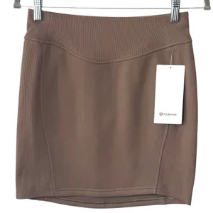 NEW Lululemon Scuba‎ Mid Rise Mini Skirt Color Taupe Athleisure Comfort Chic S thumbnail 2