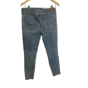American Eagle Women's Size 6 Light Wash‎ Distressed Skinny Jeans thumbnail 5