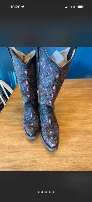 Women’s cowboy boots thumbnail 2