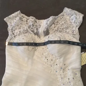 Women’s Wedding Dress Mermaid Fit Zip Up Back Small Train Size 14 NWT thumbnail 12