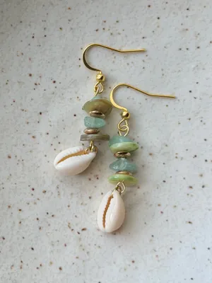 Handmade natural cowrie seashell & stone beads mix dangle earrings 🌀💚 thumbnail 4