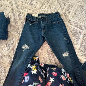Blue Abercrombie Jeans thumbnail 1