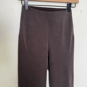 LULULEMON- Ribbed Softstreme Flared Pant Espresso Size 2 thumbnail 3