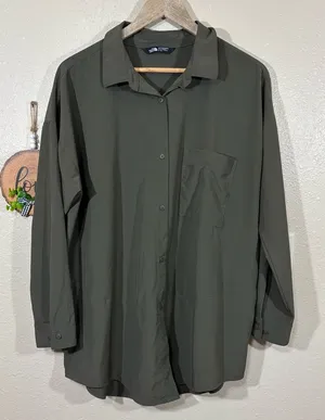 The North Face Women’s Casual Forest Green Button Down Top Size XL thumbnail 1