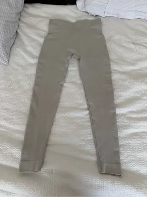SET Active Women's Leggings in Taupe Gray thumbnail 4