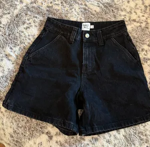 jean shorts thumbnail 1