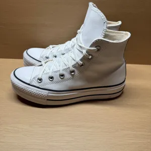 Converse‎ Chuck Taylor All Star Platform High Top White Leather Sneakers Women 7 thumbnail 3