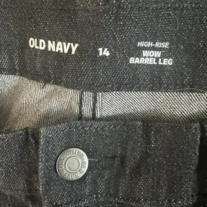 NEW Old Navy High Rise Wow Barrel Leg Jeans Womens 14 Dark Blue Black Wash 2025 thumbnail 5