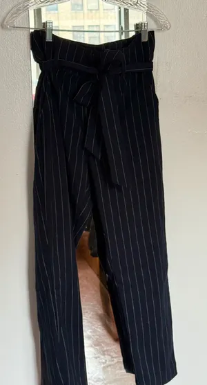 Abercrombie High-Rise pants thumbnail 1