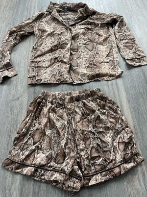 Nwot Missguided Satin Snake Print Pajama Us4 thumbnail 1