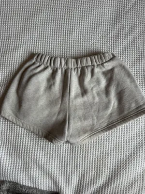 Grey Sweatshorts Boutique thumbnail 2