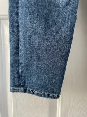 Maurice’s Mid Rise Distressed Floral Patch Crop Jeans Size 14 thumbnail 4