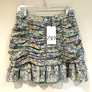 Zara Ruched Ruffle Paisley Floral Satin Mini Skirt Women's Medium‎ Coquette NWT thumbnail 2