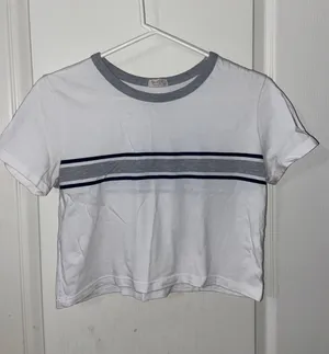 Brandy Melville Cropped T-Shirt thumbnail 1