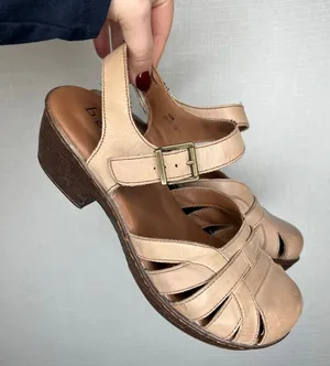 BOC Born Mary Jane Leather‎ Heel Sandals Women's Size 10 Tan Cutout Buckle thumbnail 1