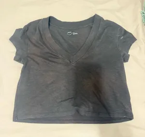 Aerie gray cropped v-neck tee in XS #vneck #cropped thumbnail 1