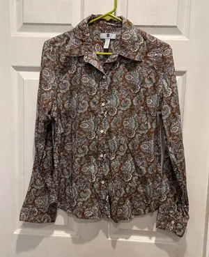 Gap Women's Brown Paisley Print Button Down Long Sleeve Shirt Medium‎ Roll Tab thumbnail 1