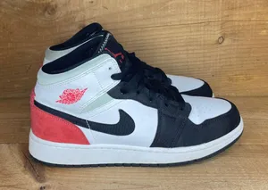 Nike Jordan Air Jordan 1 Mid thumbnail 2