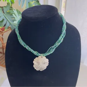 Vintage green glass beads with shell pendant necklace thumbnail 1