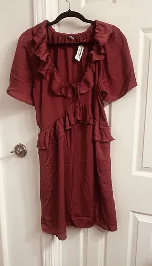 NWT Old Navy Women’s Medium Rust Red Ruffle Tiered Dress thumbnail 1
