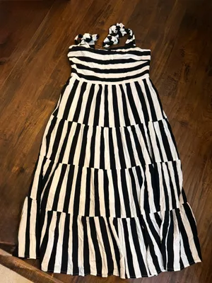 Pretty Garden Black & White Striped Tie-Shoulder Maxi Dress Size Medium thumbnail 2