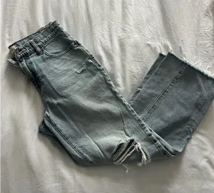 Pacsun ripped straight leg jeans thumbnail 1