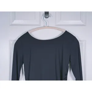 NWT Halara Twist Front V-Neck Long Sleeve Top Size M Black Minimal Athleisure thumbnail 6