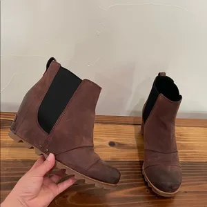 Sorel Lea Wedge Ankle Boots In Redwood/Black Women’s Size 10 thumbnail 2
