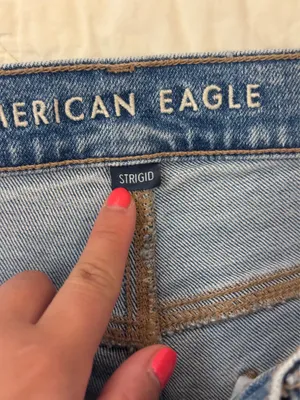 American Eagle Strigid High-Wasted Stovepipe Jeans thumbnail 2