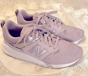 New Balance 009 Sneakers Women’s Size 7 Lace Up Blush Rose thumbnail 1