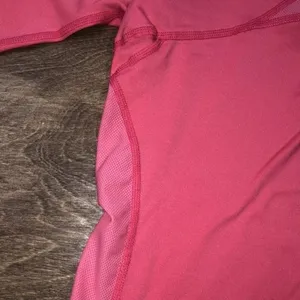 Lucy size small coral vented long-sleeve athletic top thumbnail 4