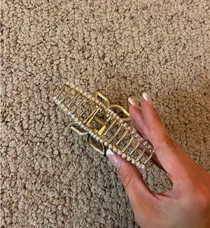 Amazon Butterfly gold pearl claw clip thumbnail 3
