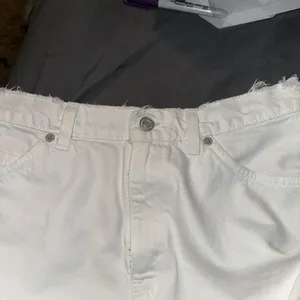 Vintage Levis 912 Slim Fit Tapered Leg Jeans White Orange Tab 11 Short Raw Waist thumbnail 9