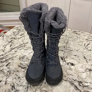 Bearpaw Women's Isabella‎ Snow winter Boots- size 6. Grey thumbnail 2