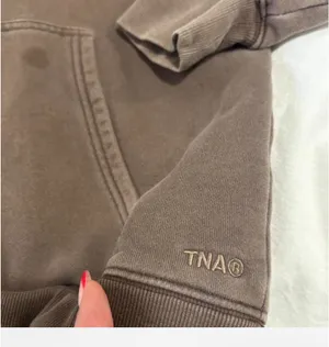 xs brown aritzia hoodie thumbnail 2